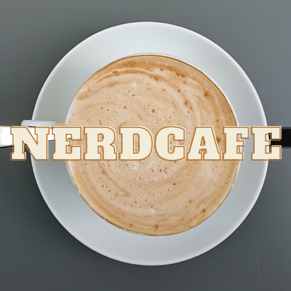 Foto von Kaffeetasse von oben mit Schriftzug "nerdcafe"